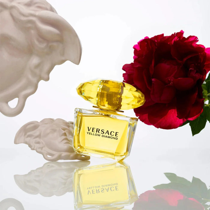 Versace SET Yellow Diamond EDT Pour Femme 90 ml + Mini 5 ml + Body Lotion 100 ml + Gel De Ducha 100